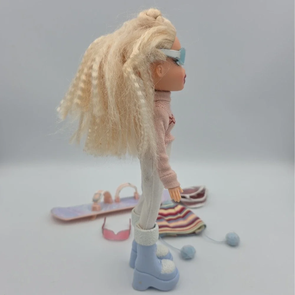 Bratz Wintertime Wonderland Cloe Doll Rare Hard to Find Vintage 2001